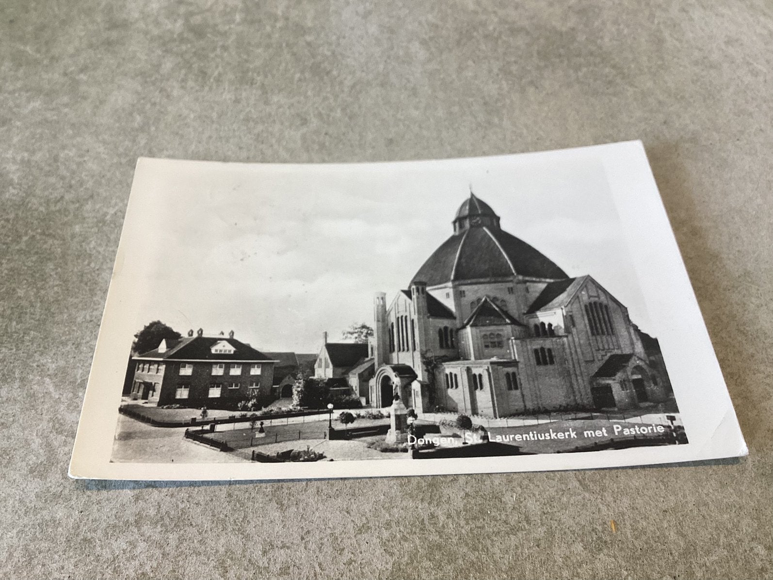 Dongen.   St. Laurentiuskerk met Pastorie.    1966, Ophalen of Verzenden, 1960 tot 1980