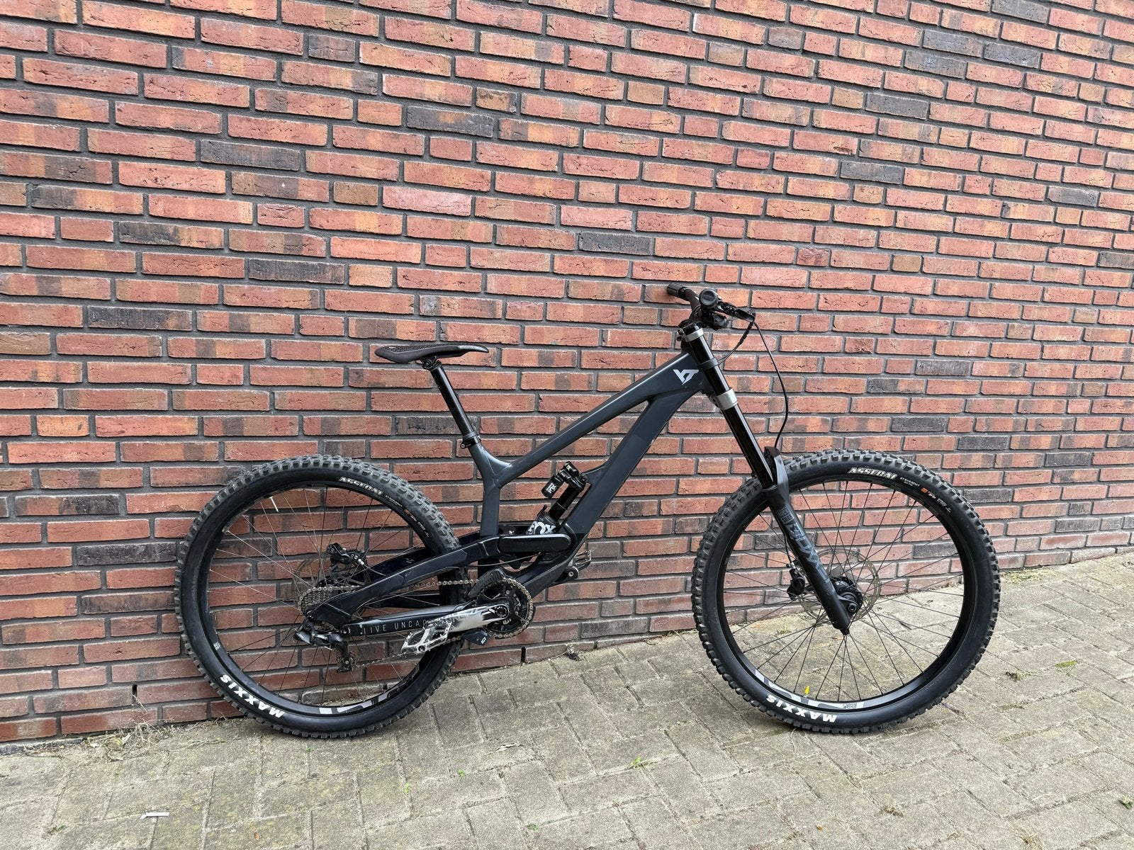 YT Tues Core 2 27.5 Downhill Mountainbike, Zo goed als nieuw, Schijfrem, 53 tot 57 cm, Ophalen