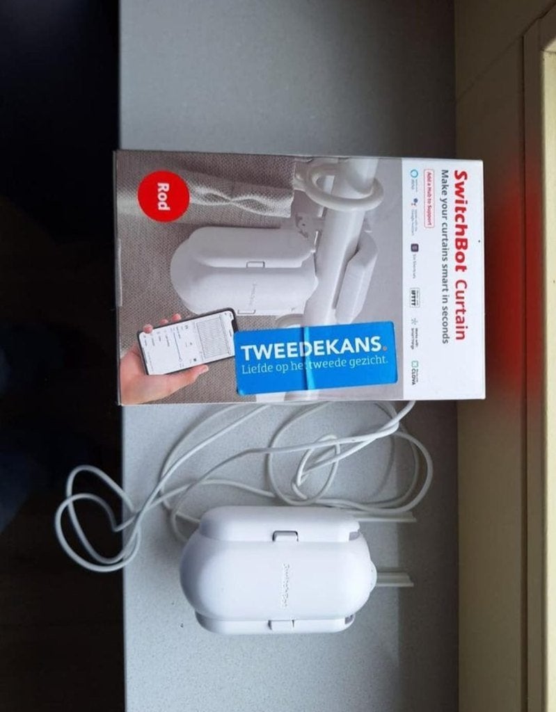 Switchbot curtain rod, 2 stuks, Ophalen, Nieuw