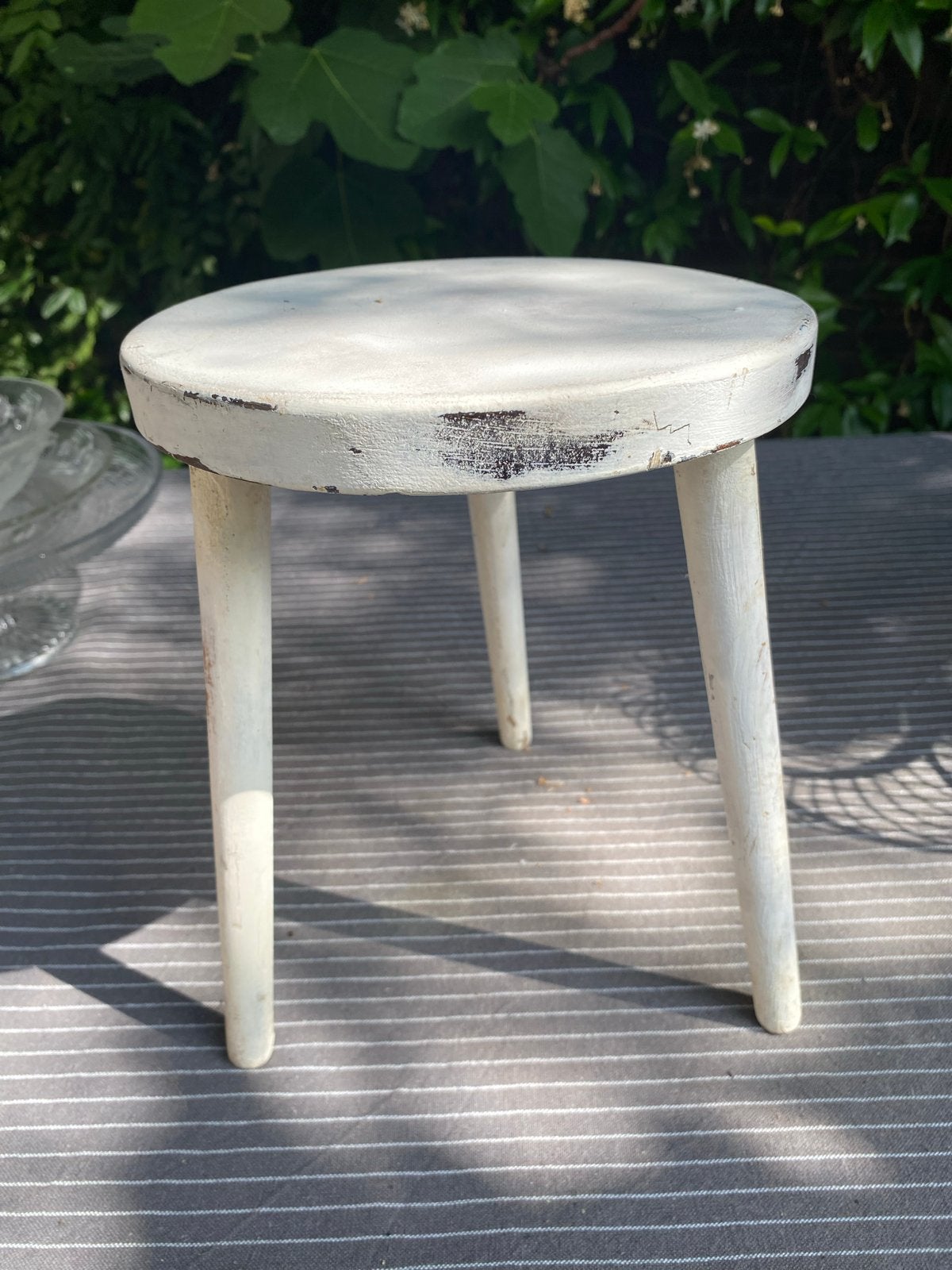Vintage wit krukje - decoratief en charmant, Ophalen of Verzenden, Gebruikt, Hout