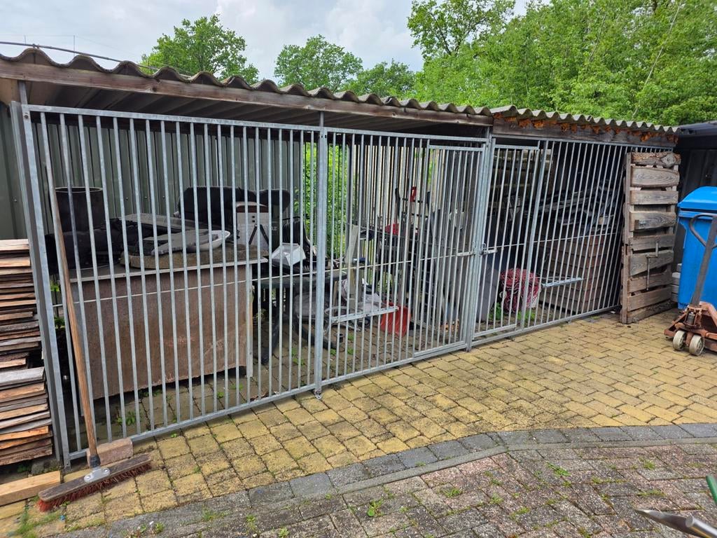 Complete hondenkennel 6 meter x 2 meter, Ophalen of Verzenden, 110 cm of meer, 100 cm of meer