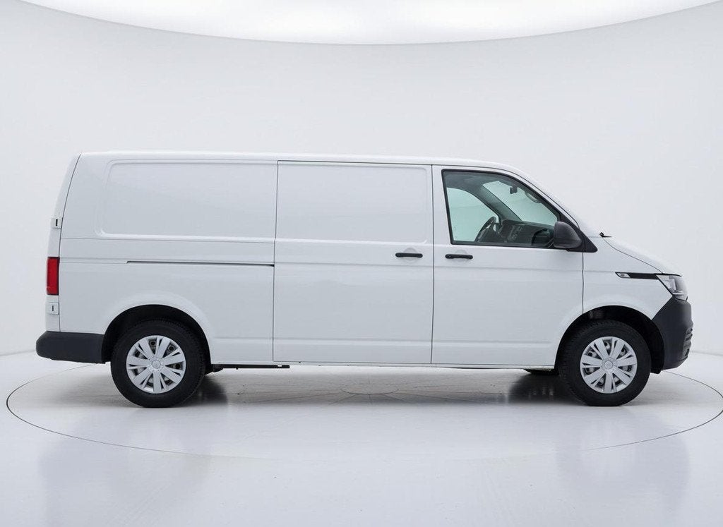 Volkswagen Transporter 2.0 TDI L2H1 30 TREKHAAK - CRUISE - A, Voorwielaandrijving, Gebruikt, Euro 6, 4 cilinders