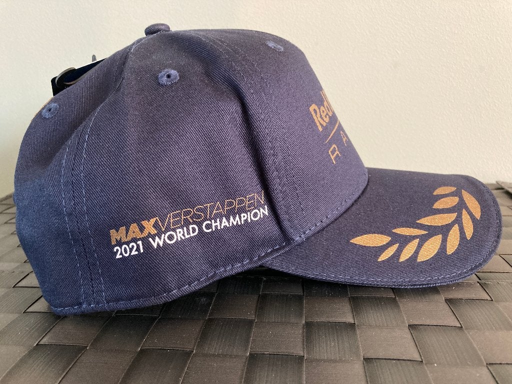 ✅ Max Verstappen 2021 World Champion pet Red Bull Racing, Ophalen of Verzenden, Nieuw, Formule 1