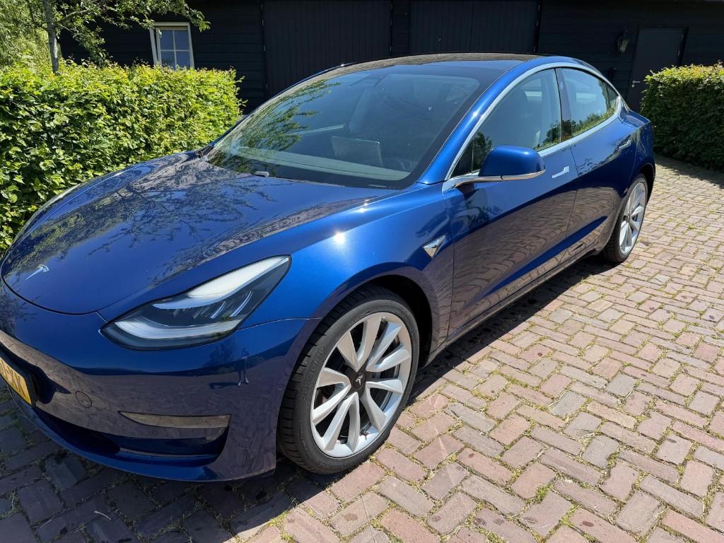 Tesla Model 3 Long Range AWD | FSD | Trekhaak | 35.054 km, Auto's, Automaat, 1831 kg, Blauw, Origineel Nederlands