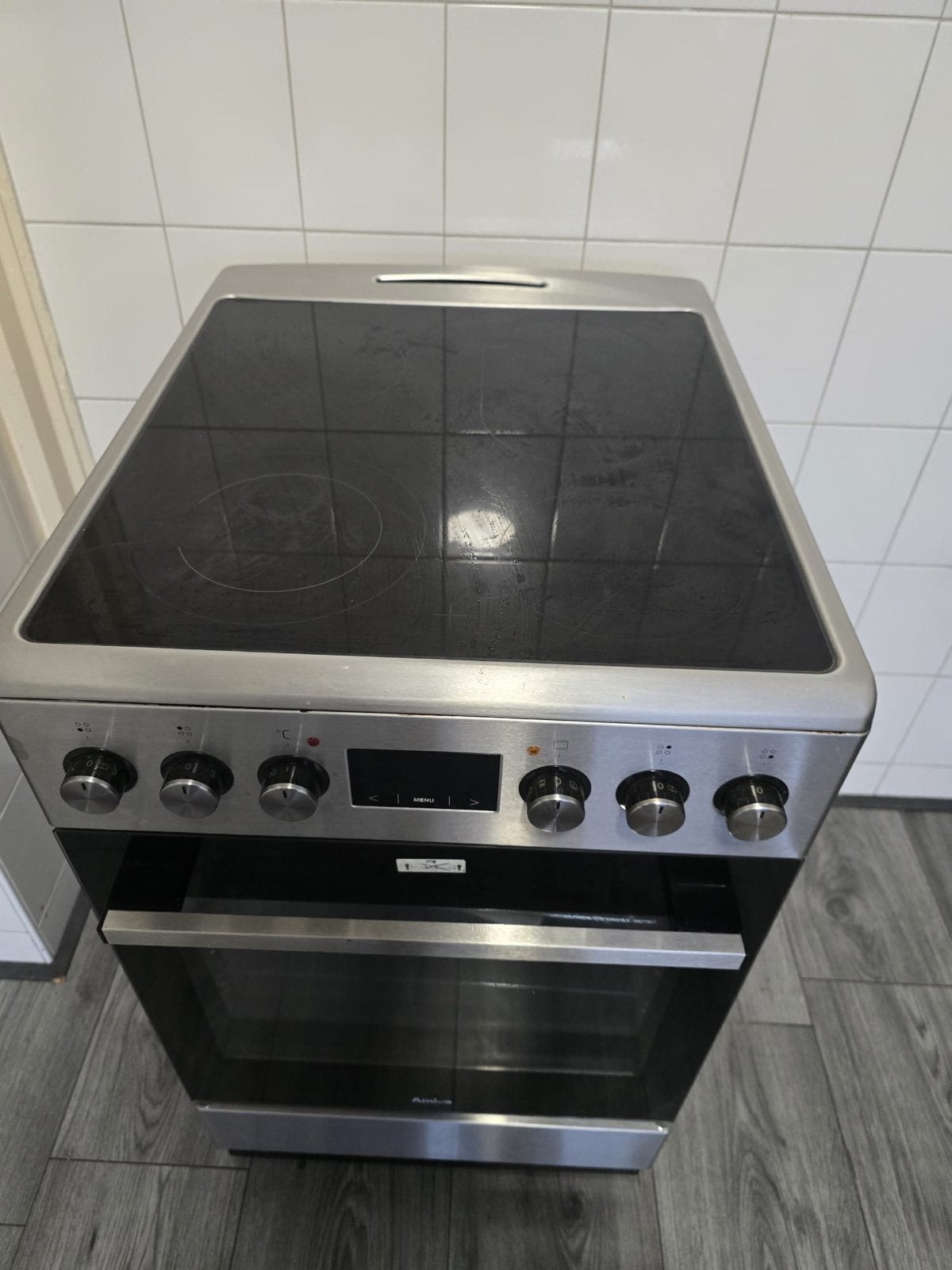 Elektrische fornuis met keramische kookplaat en oven, Witgoed en Apparatuur, Fornuizen, 60 cm of meer, Zo goed als nieuw, Inductie