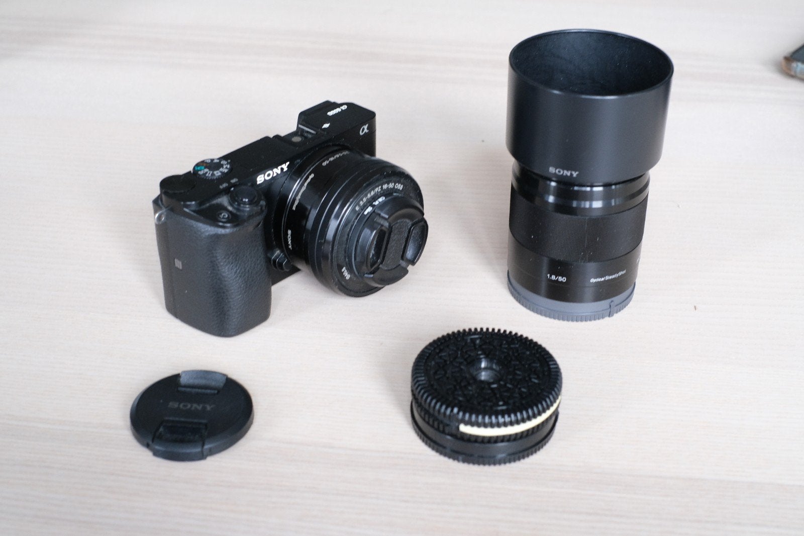 Sony A6000 met 16-50mm kitlens en 50mm f1.8 prime lens, Ophalen, Beeldstabilisatie, Accu, Zo goed als nieuw
