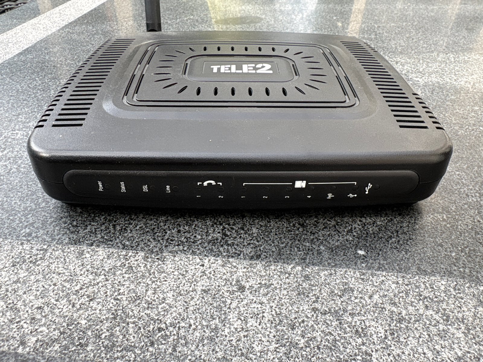 Tele2 Davolink DV-2020 Router - Zo goed als nieuw, Computers en Software, Ophalen of Verzenden, Zo goed als nieuw, Router
