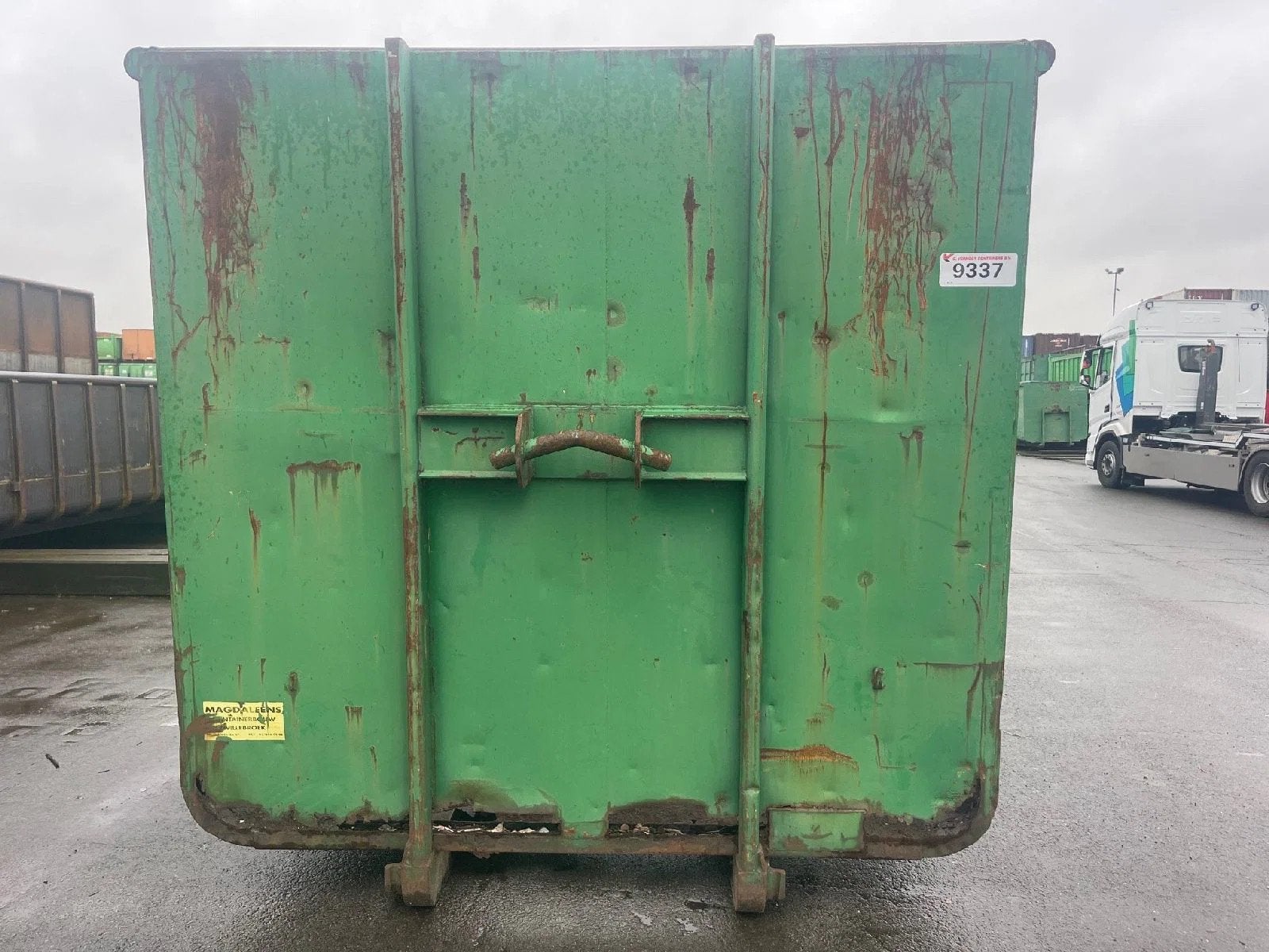 VERNOOY AFZETCONTAINER 30M3 9337, Dave Vernooij, Dave@vernooy.nl, Kellensedwarsweg 9
4004 JC  Tiel, NL