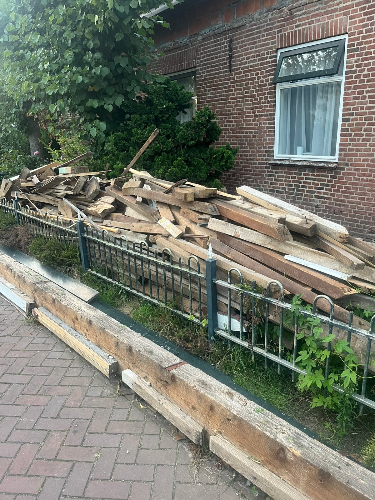 Diverse partij gebruikt hout: balken en planken, Ophalen, Gebruikt, Balk, Overige houtsoorten
