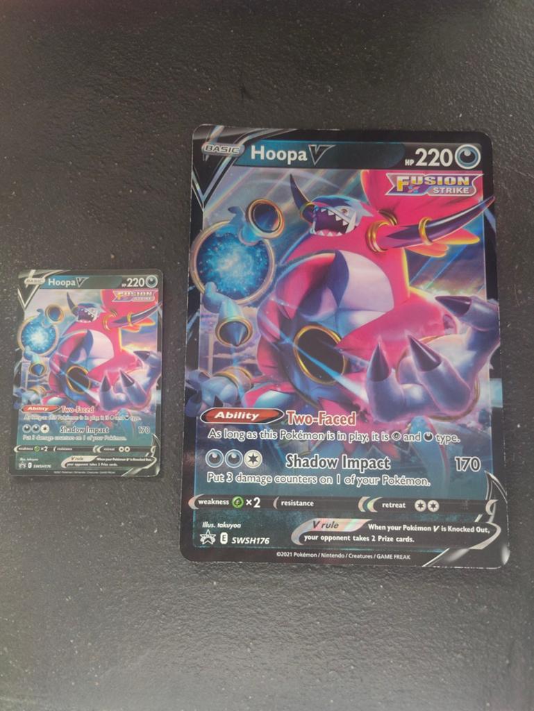 Hoopa V Pokémon Kaart - Normaal en Jumbo, Ophalen of Verzenden, Zo goed als nieuw, Meerdere kaarten