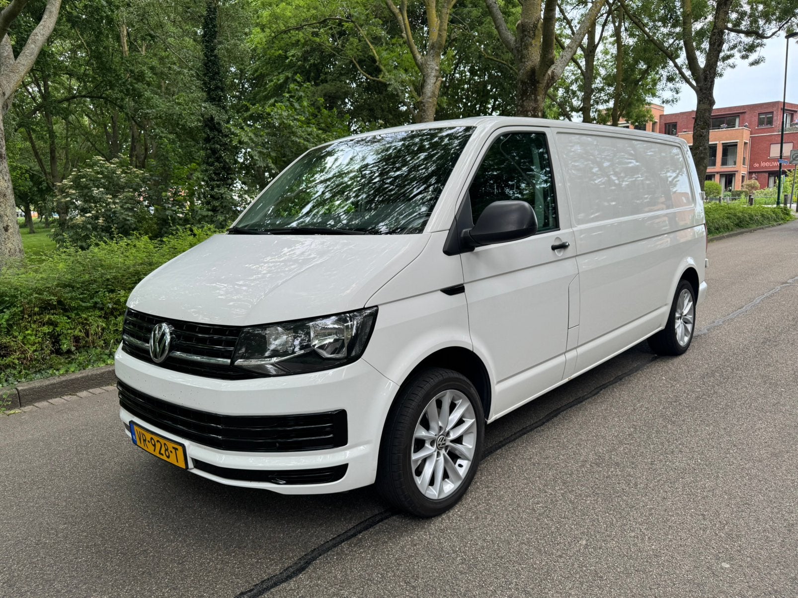 Volkswagen Transporter C 2.0 D 2016 lang 340 airco zeer netj, Auto's, Voorwielaandrijving, Zwart, 4 cilinders, Volkswagen