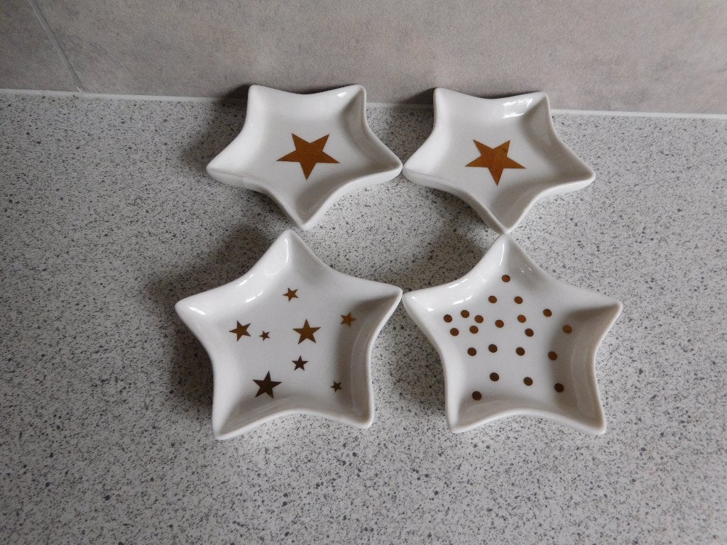 Bord 10 cm. Ster Goudkleurig Ster en Stip, Overige merken, Ophalen of Verzenden, Zo goed als nieuw, Bord(en)