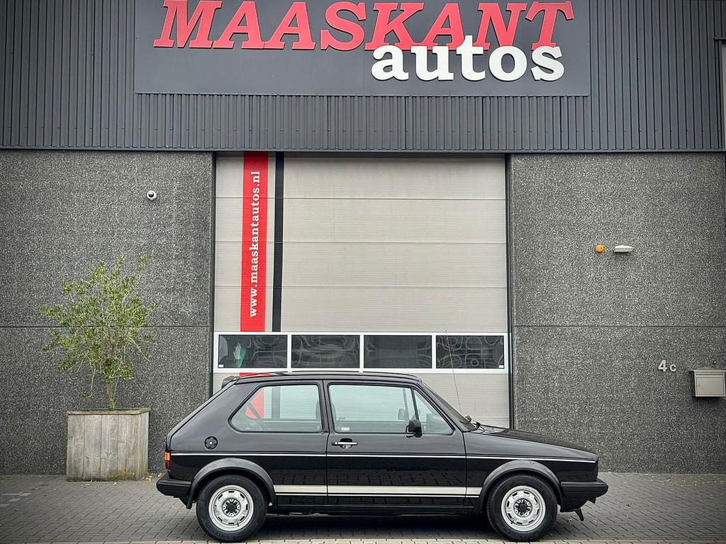 Volkswagen Golf 1.6 GTI / MK1 / 5-bak / 1981 / Unique condit, Auto's, Stof, Gebruikt, 4 cilinders, Zwart