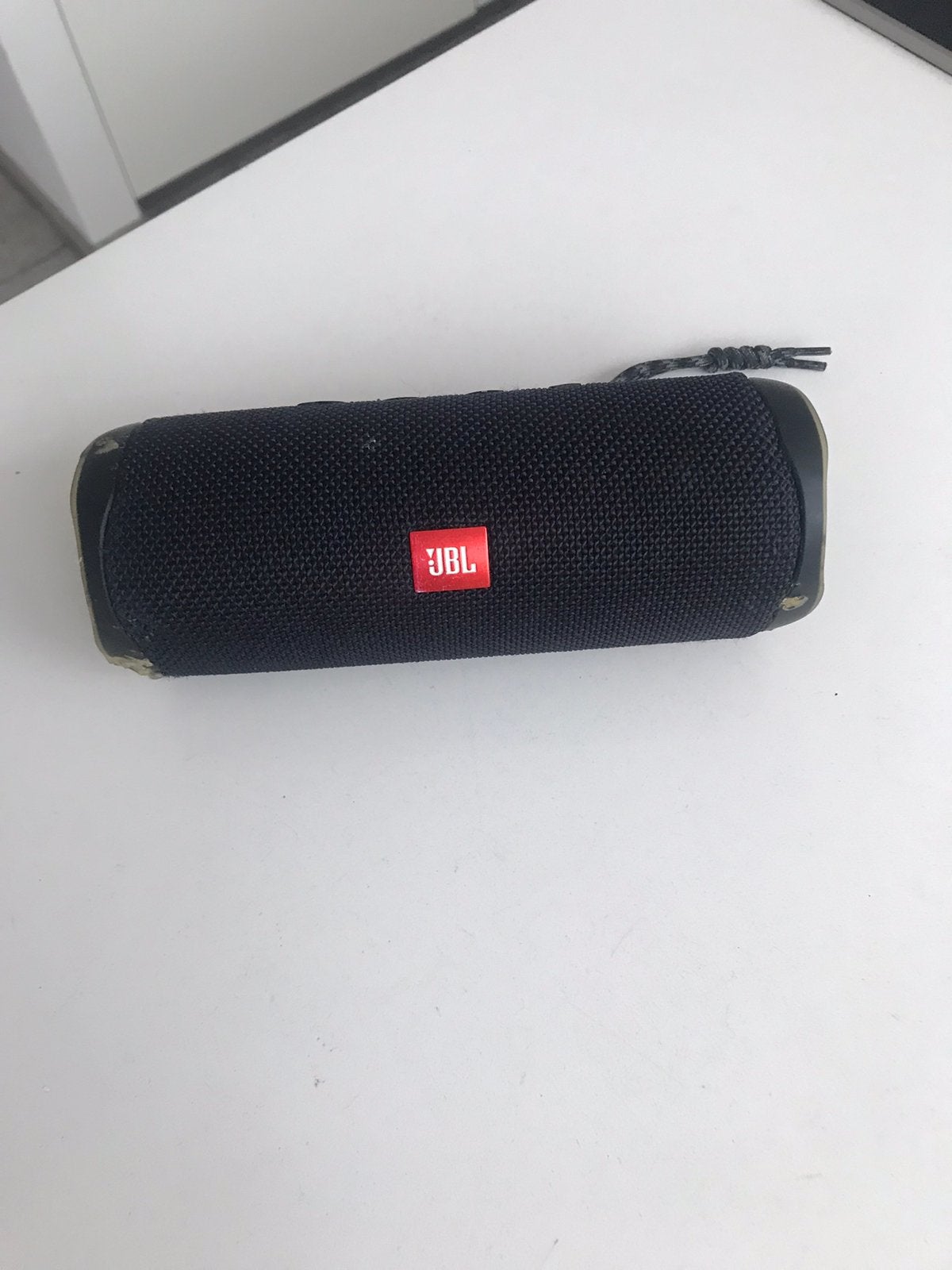 JBL Flip 4 in gebruikte staat zie foto’s, JBL, Overige typen, Ophalen of Verzenden, Zo goed als nieuw