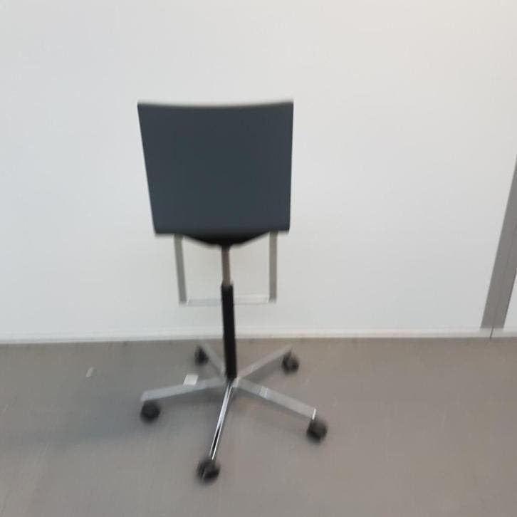Vitra Draughtsman High Chair 03 design by Maarten Severen, 5 krukken of meer, In hoogte verstelbaar, 60 tot 90 cm, Ophalen of Verzenden