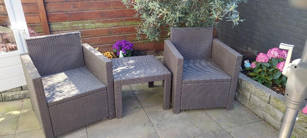 Tuinset twee stoelen en tafeltje gratis afhalen, Kunststof, Gebruikt, Bijzettafel, Tuinset