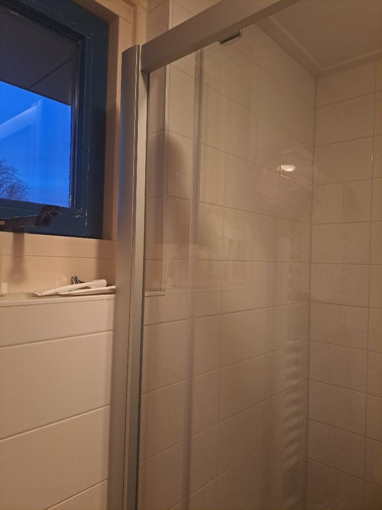 HSK Favorit 2-delige schuifdeur maatwerk (135cm), Ophalen, Gebruikt, Glas, Douche