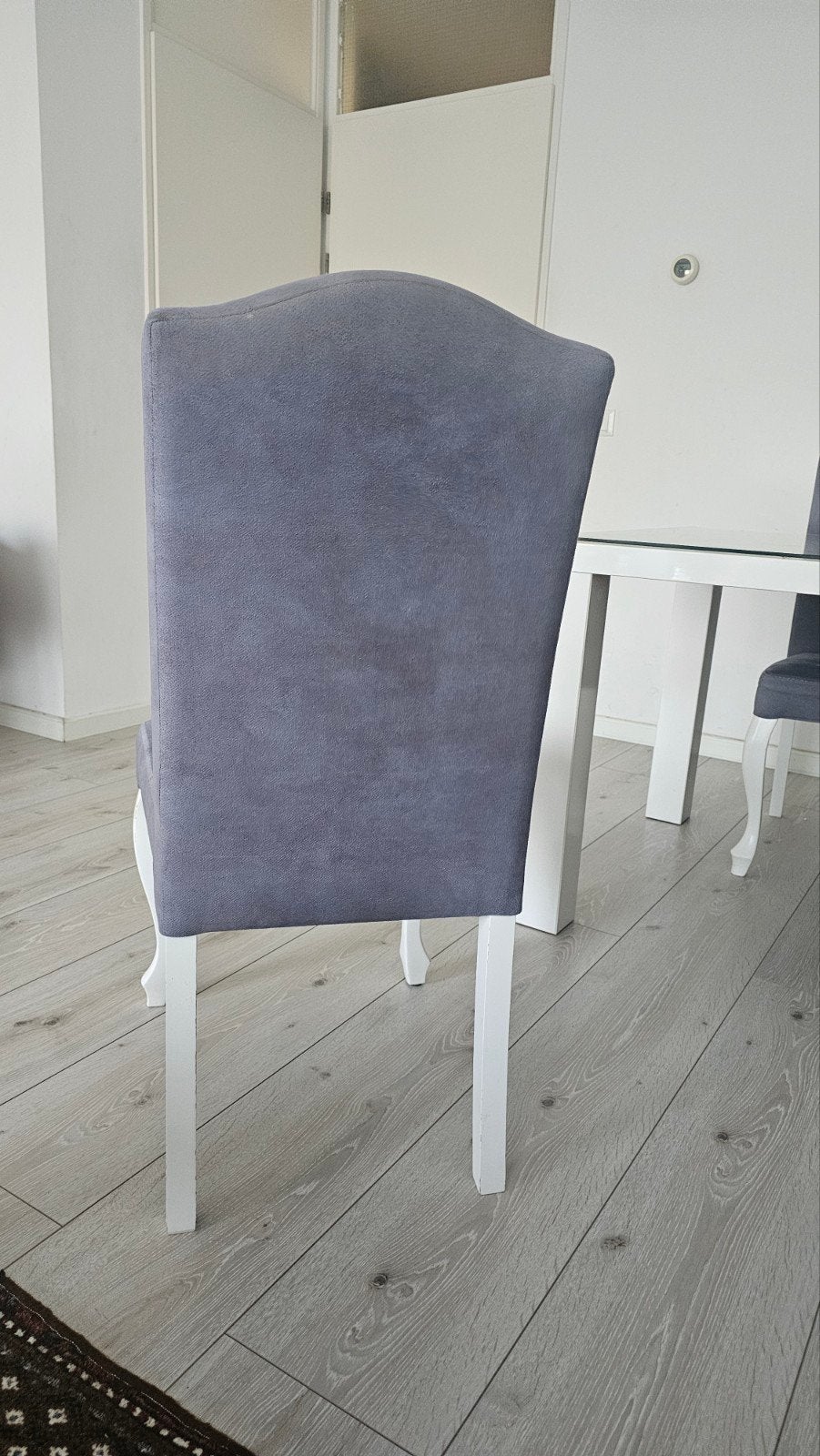 6 Stijlvolle eetkamerstoelen- Blauwgrijs met witte poten, Ophalen, Gebruikt, Blauw, Stof