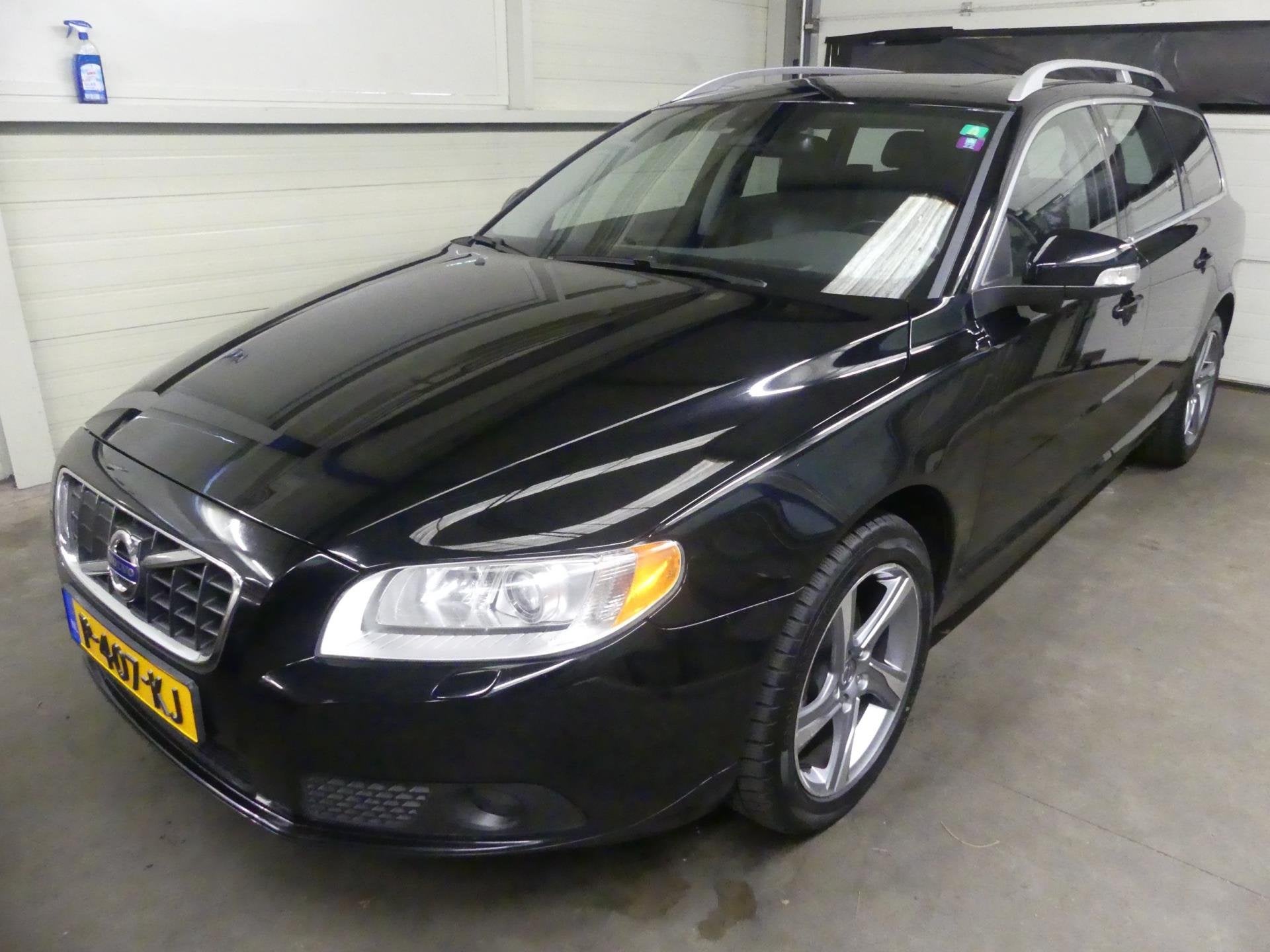Volvo V70 1.6 T4 Kinetic - Perfect Onderhouden! - Trekhaak, 1525 kg, Gebruikt, Zwart, 4 cilinders