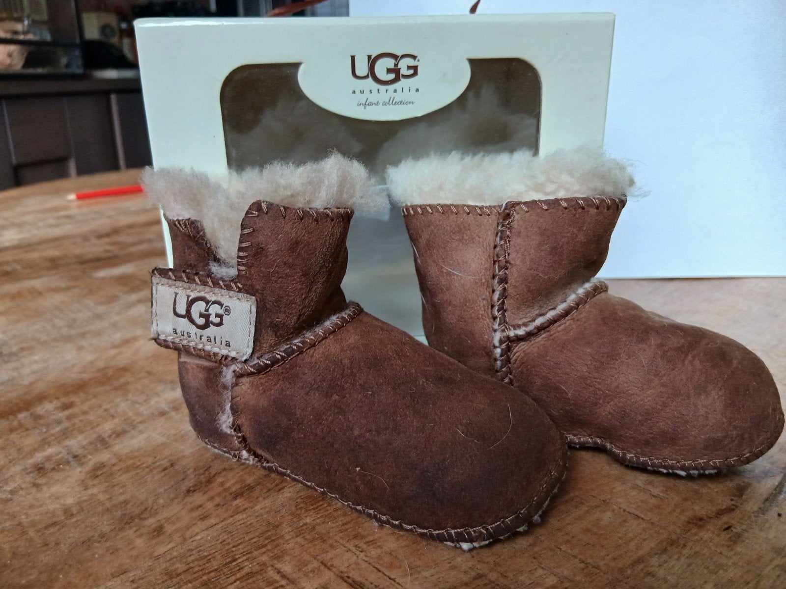 originele baby/kinder uggs, Kinderen en Baby's, Ophalen of Verzenden, Zo goed als nieuw, Jongetje of Meisje, Schoentjes