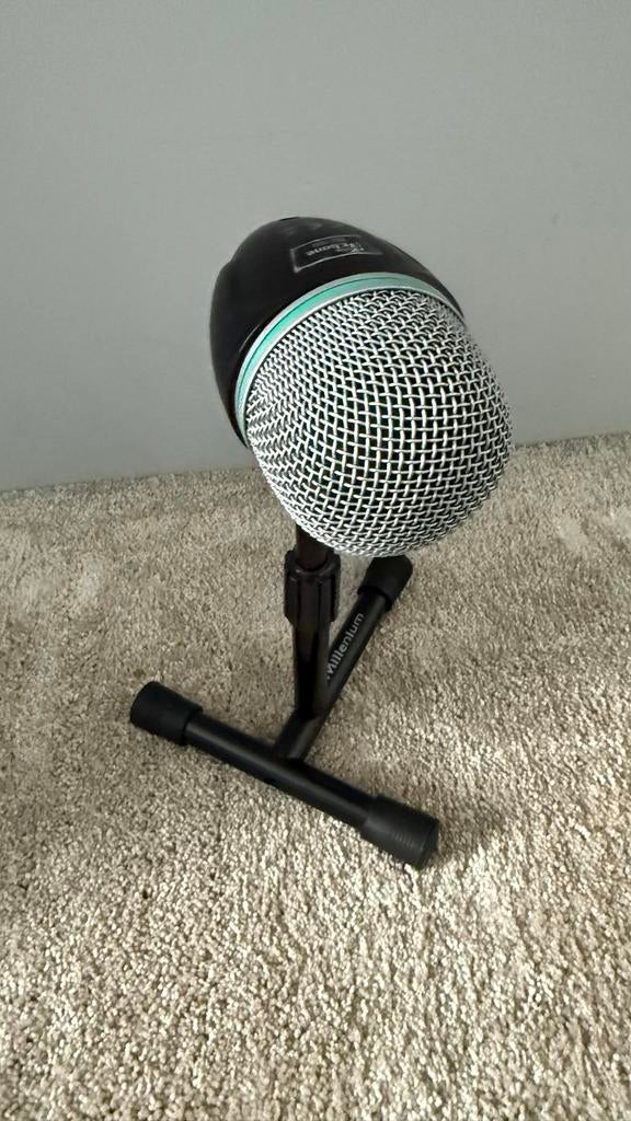 The t.bone BD 300 microfoon met Millenium statief, Muziek en Instrumenten, Microfoons, Ophalen of Verzenden, Zo goed als nieuw