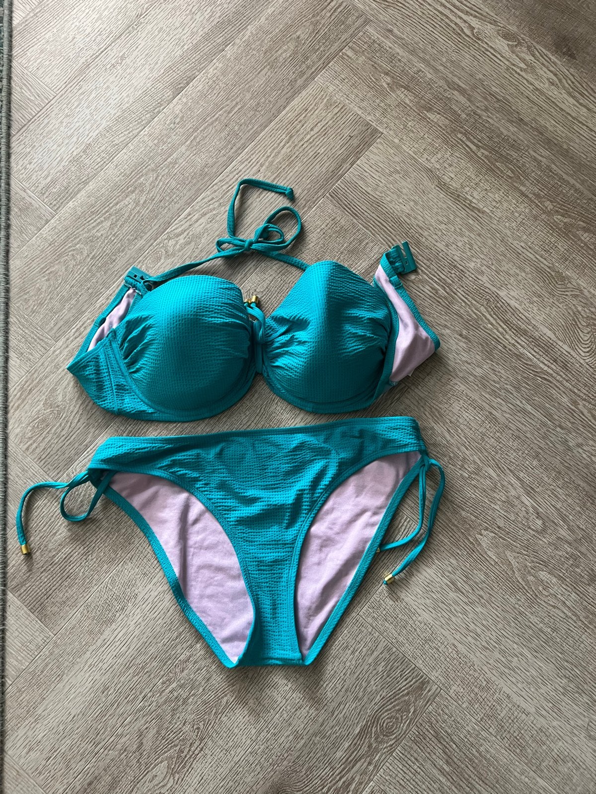Super mooie bikini mt 42F LIVERA, Ophalen of Verzenden, Zo goed als nieuw, Groen, Bikini