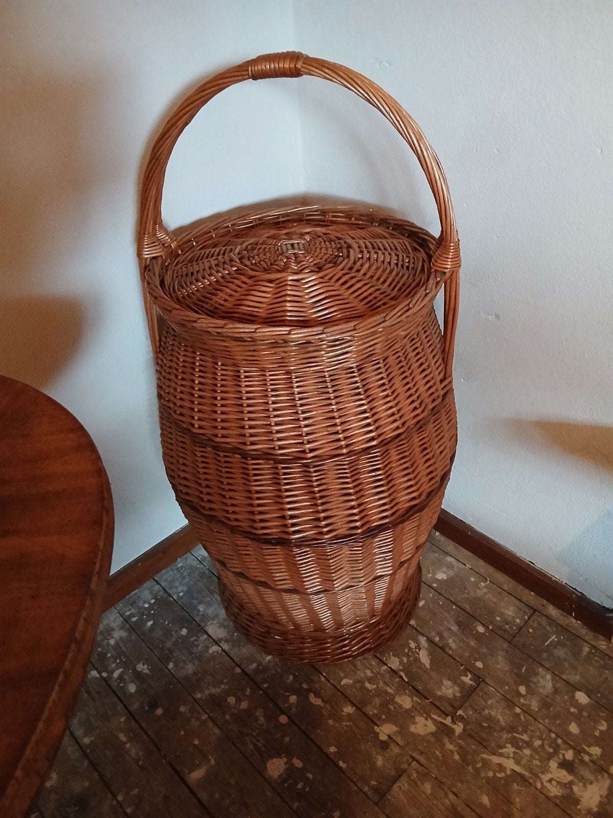 Grote Vintage Rieten Mand met Deksel en Hengsel, Huis en Inrichting, Ophalen, Gebruikt, Mand, Met deksel