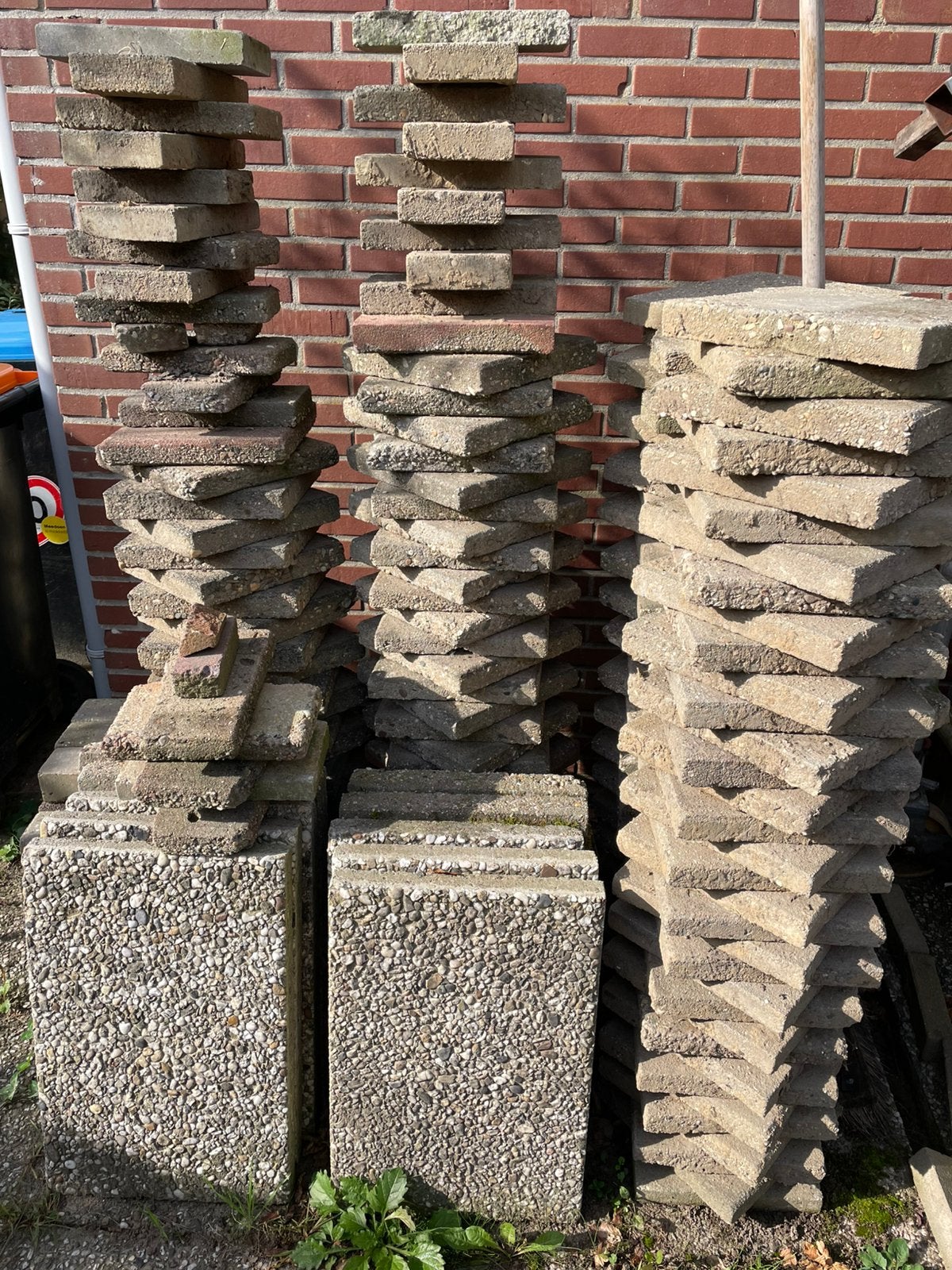 Stoeptegels gratis ong 120 st, Ophalen, Zo goed als nieuw, Beton, Terrastegels