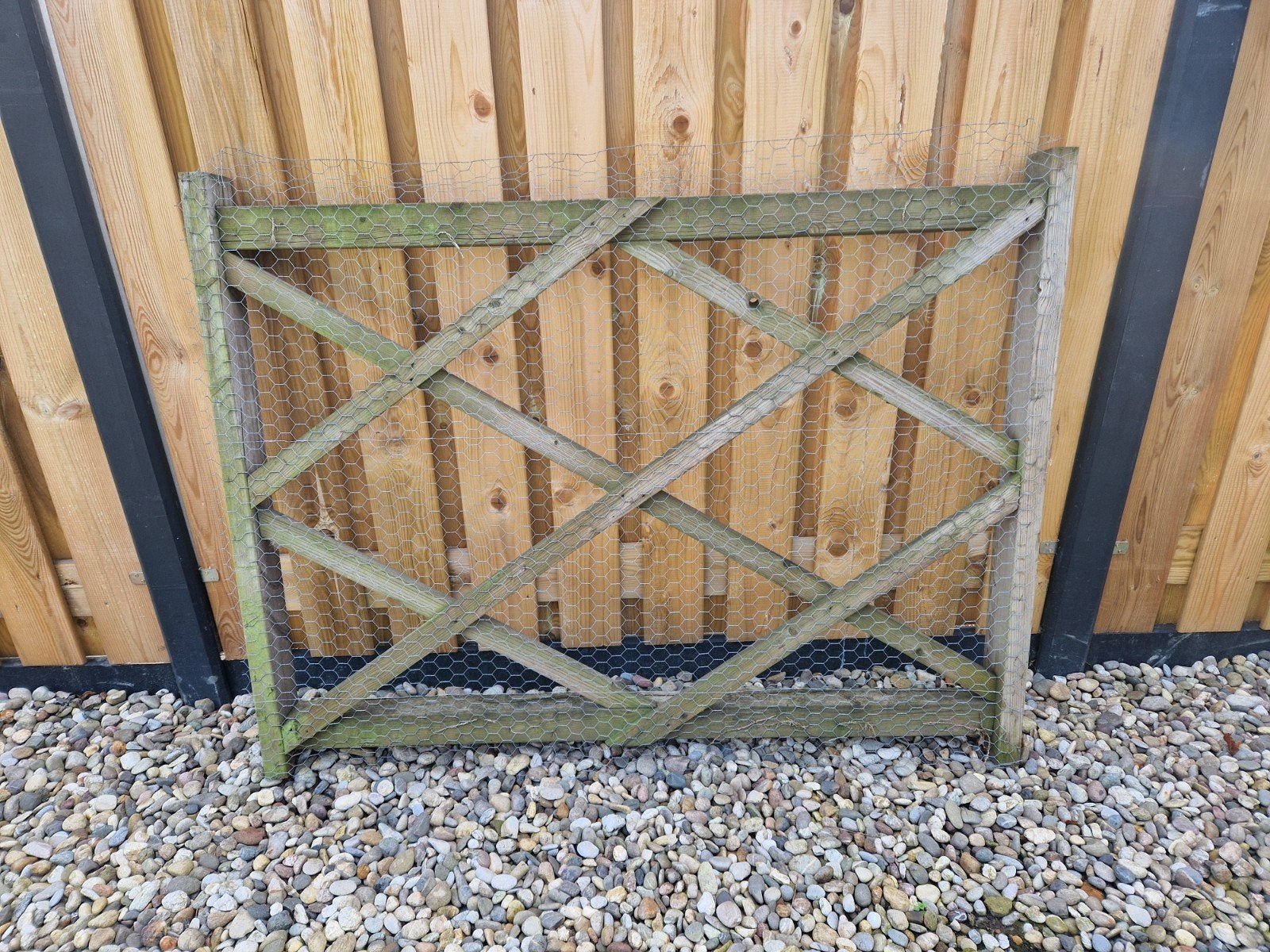 Houten tuinpoort met gaas, 144 cm breed, Tuin en Terras, Ophalen, Met poort, Gebruikt, Tuinhek