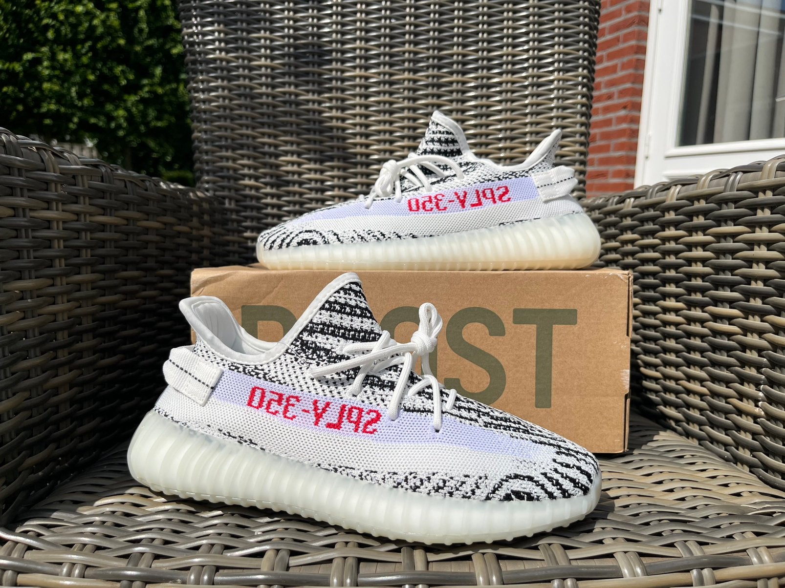Yeezy Boost 350 V2 Zebra - GLOEDNIEUW! - Maat 40 & 41 -Actie, Verzenden, Wit, Nieuw, Sneakers of Gympen