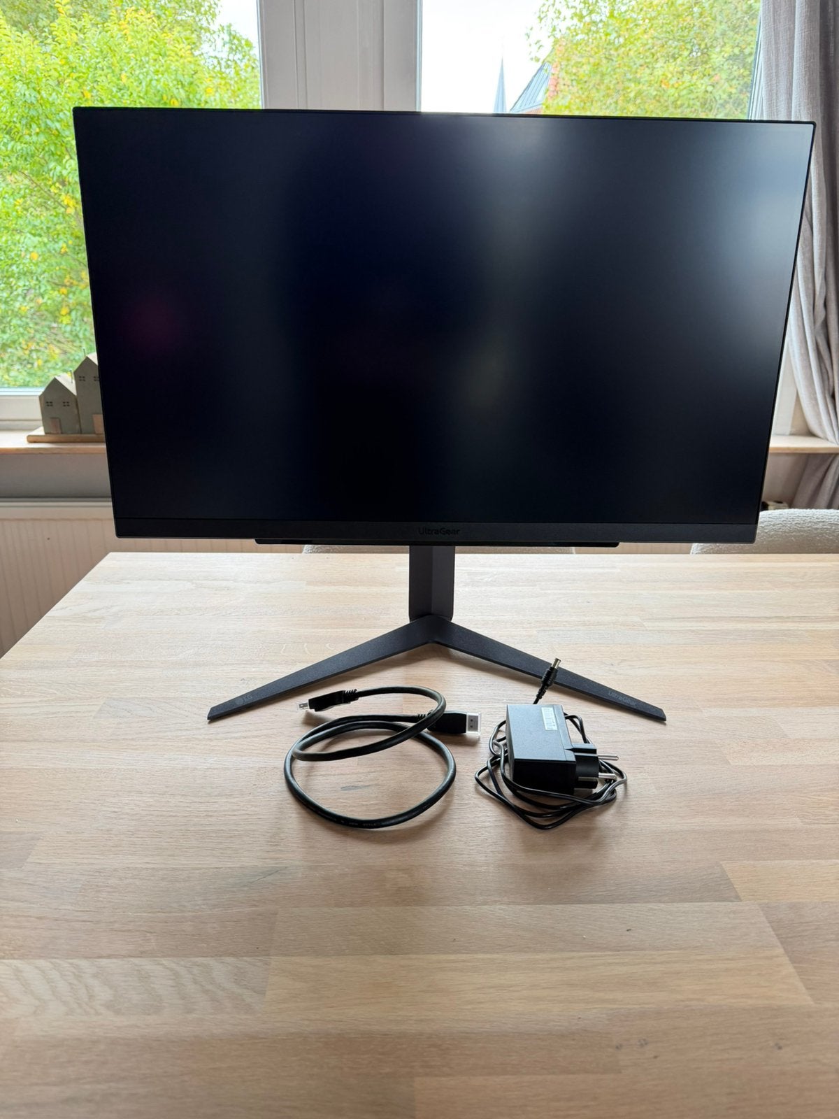 LG Ultragear 27GR83Q-B 27" Quad HD 240Hz, Computers en Software, IPS, In hoogte verstelbaar, Minder dan 1 ms, Zo goed als nieuw