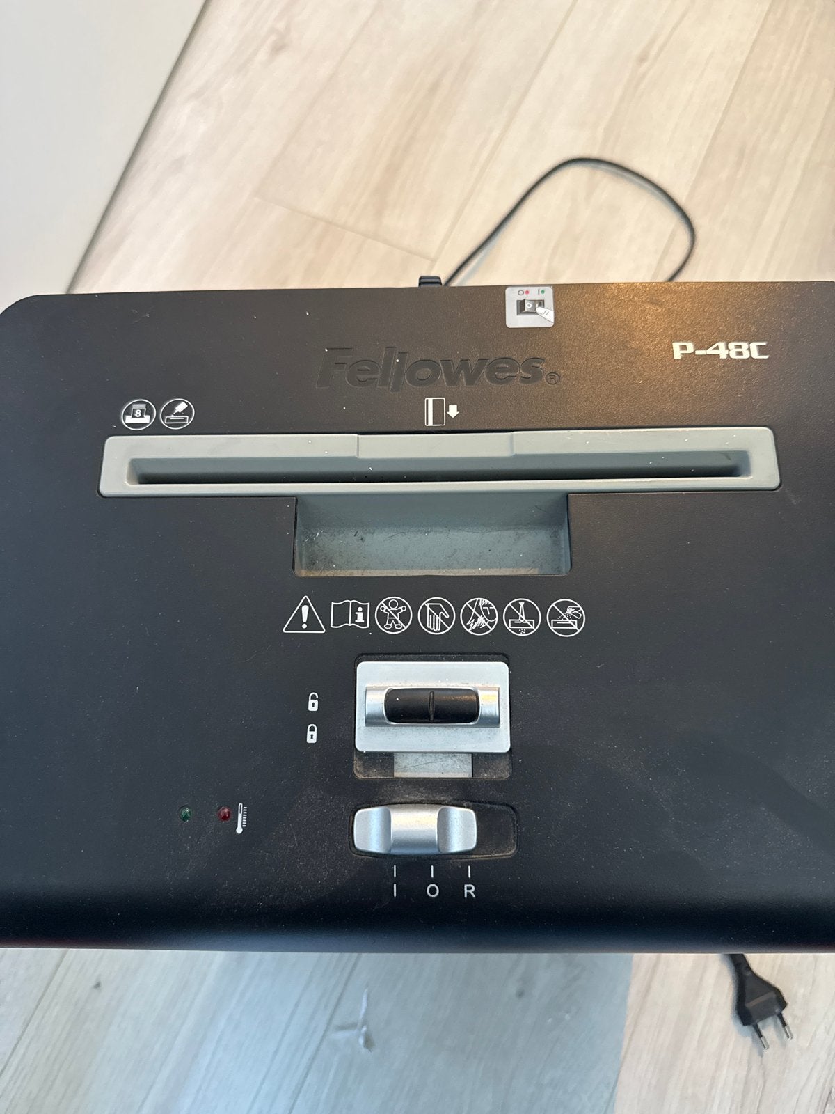 Fellowes P-48C papierversnipperaar, Ophalen, Gebruikt