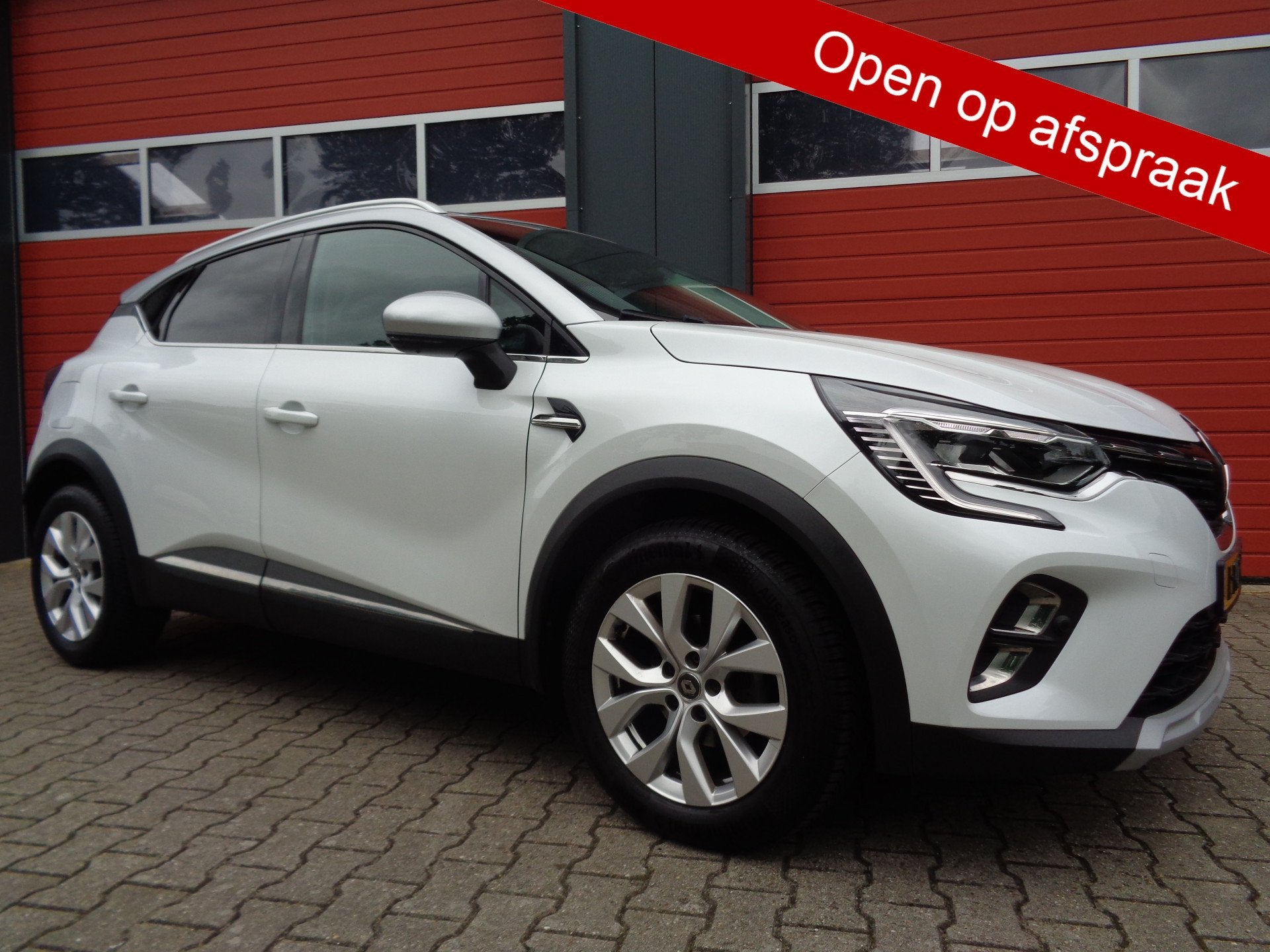 Renault Captur 1.3 TCe 130 Intens Automaat Clima Cruise Navi, Auto's, Gebruikt, Euro 6, 4 cilinders, Wit