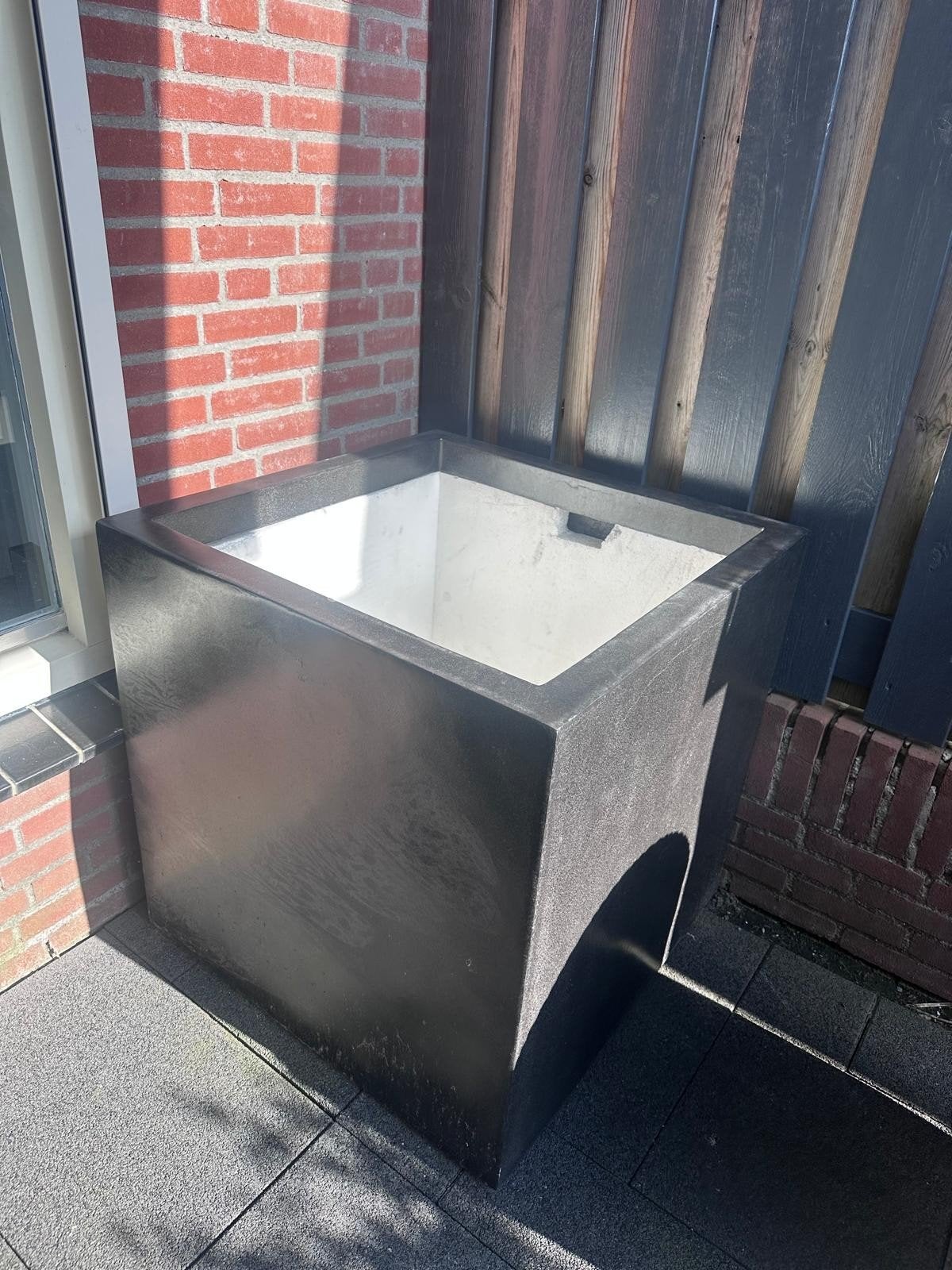 grote bloembak merk capi, Ophalen, Kunststof
