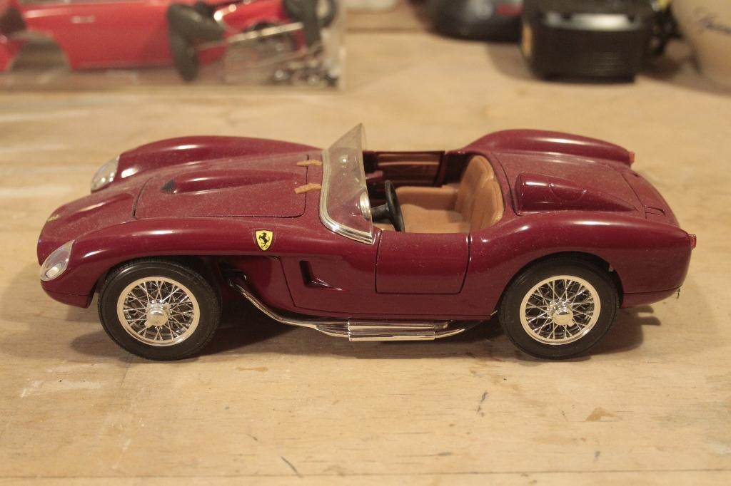 Ferrari 250 Testa Rossa, Hobby en Vrije tijd, Modelauto's | 1:18, Ophalen of Verzenden, Zo goed als nieuw, Auto, Maisto