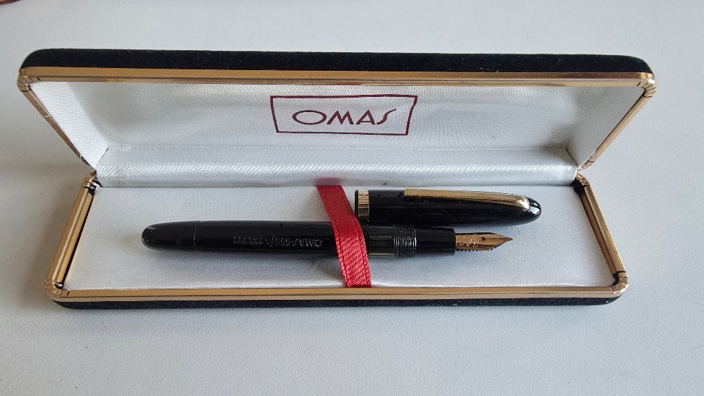 Various pocket-sized vintage fountain pens with flex nibs, Ophalen of Verzenden, Gebruikt, Vulpen, Overige merken