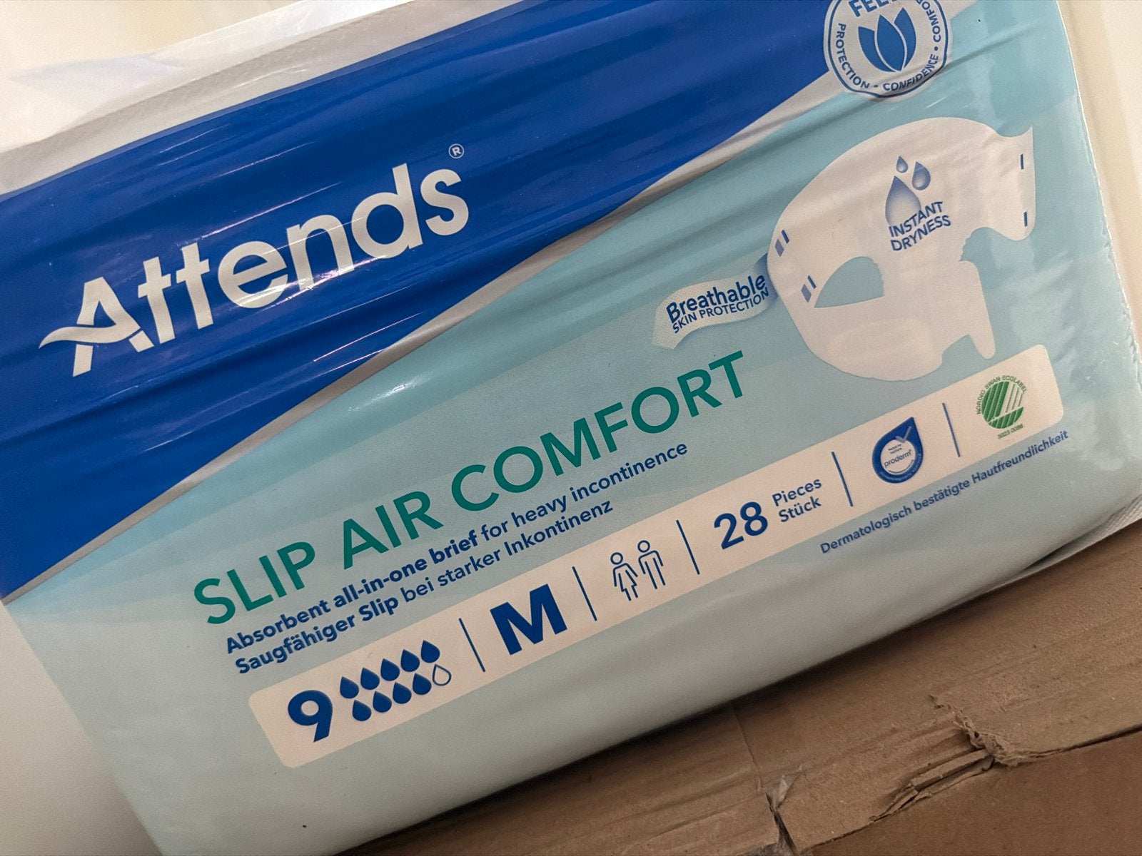 4 pakken Attends Slip Air Comfort luiers maat M (28 stuks/pa, Ophalen of Verzenden, Nieuw, Overige typen, Overige merken