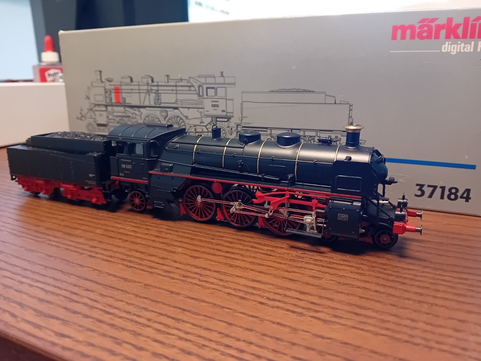 Marklin br18 digitaal, Hobby en Vrije tijd, Wisselstroom, Locomotief, Ophalen of Verzenden, Zo goed als nieuw