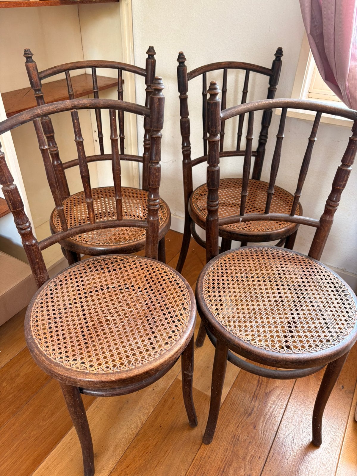 vintage Thonet gebogen houten stoel, rotan zitting, Antiek en Kunst, Antiek | Meubels | Stoelen en Banken, Ophalen