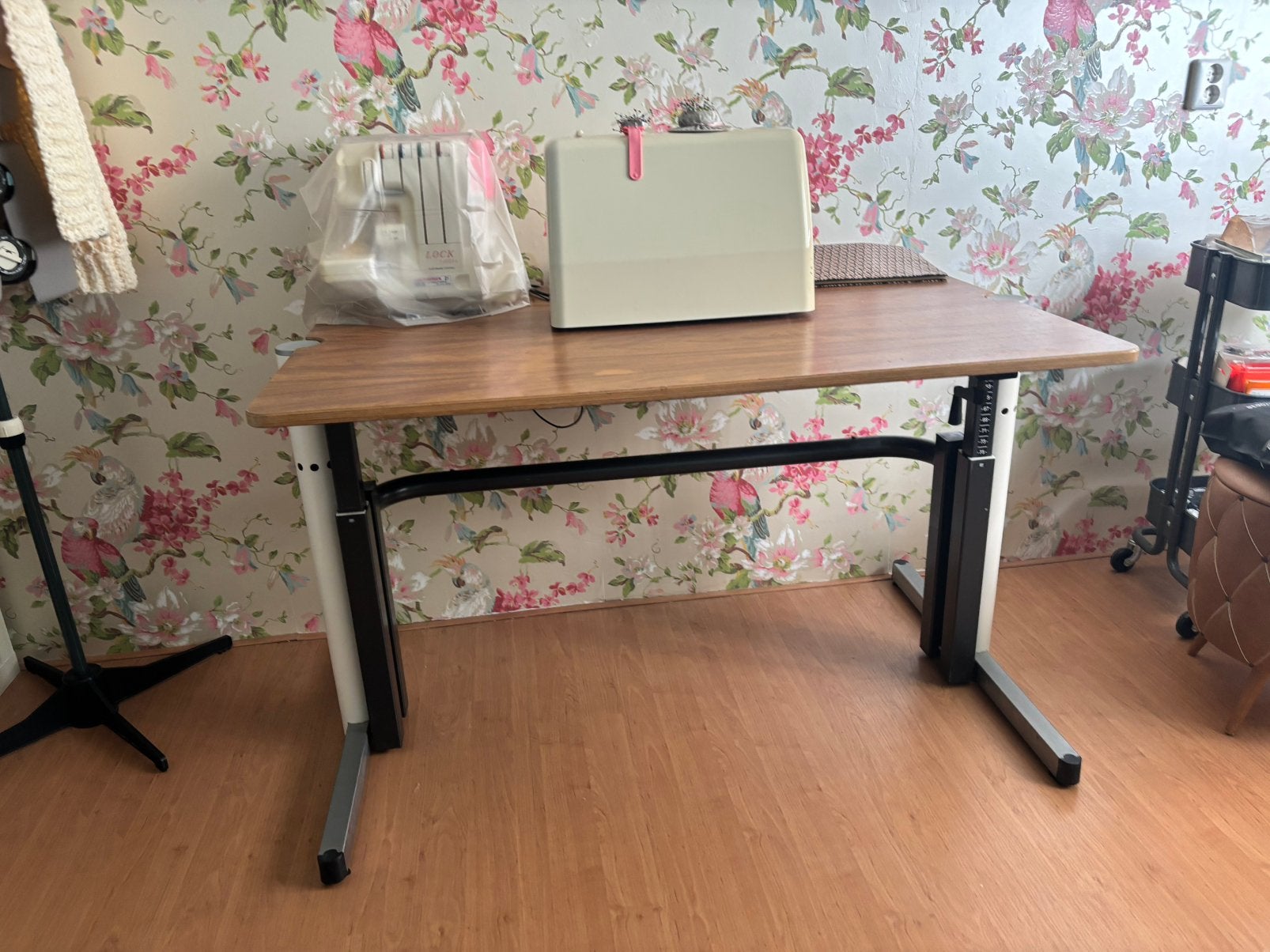 Verstelbaar metalen bureau, Ophalen, Gebruikt, 120 cm, Metaal