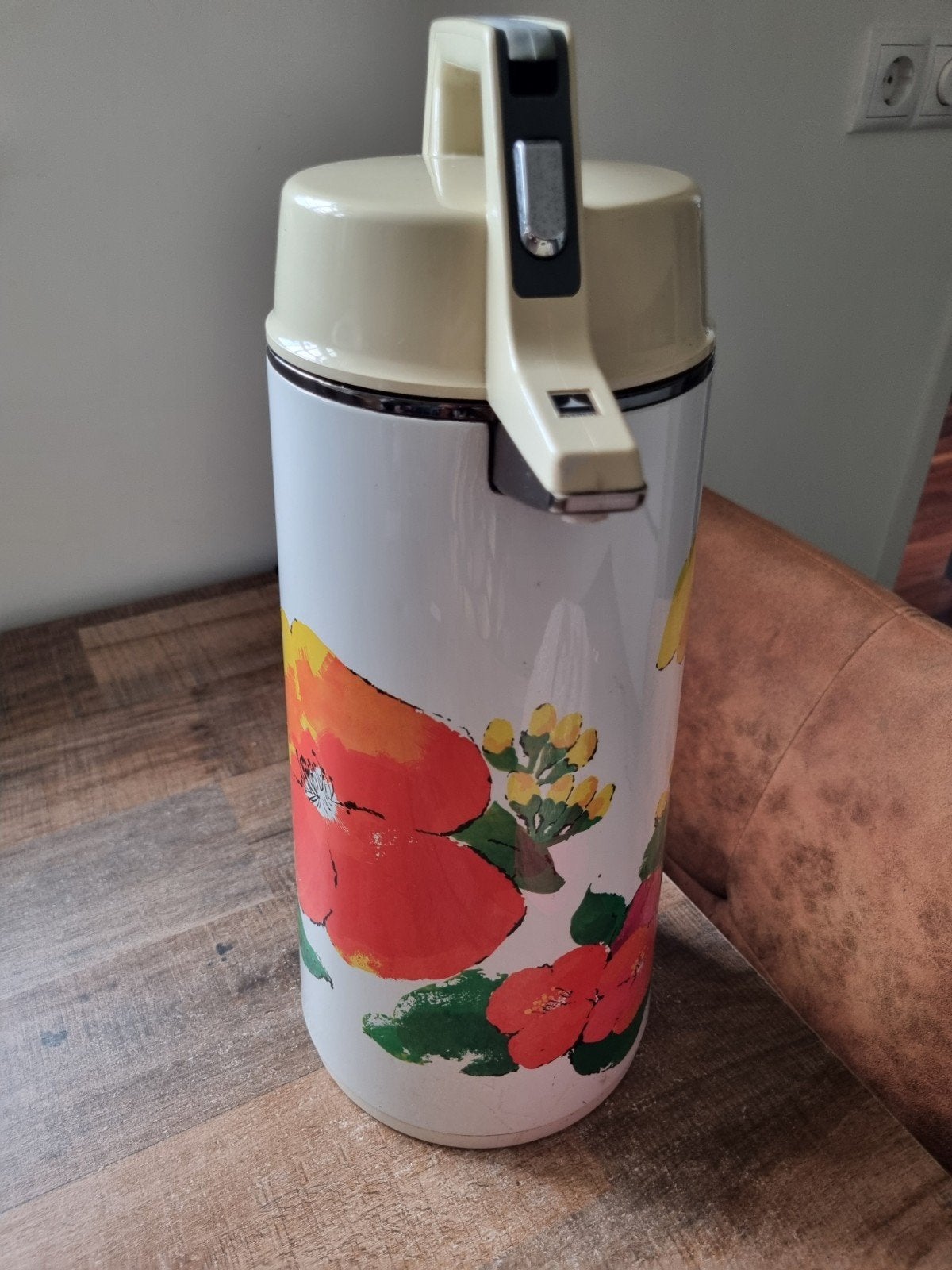 Vintage koffie tapkan met bloemendecoratie, 40 cm hoog, Ophalen of Verzenden, Gebruikt