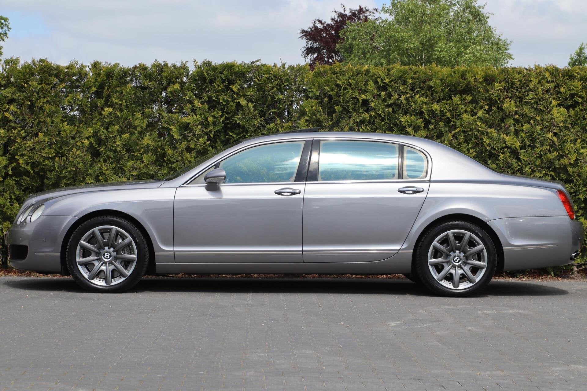 Bentley Continental Flying Spur 6.0 W12 561PK  | BT, Auto's, Automaat, Gebruikt, Beige, 12 cilinders