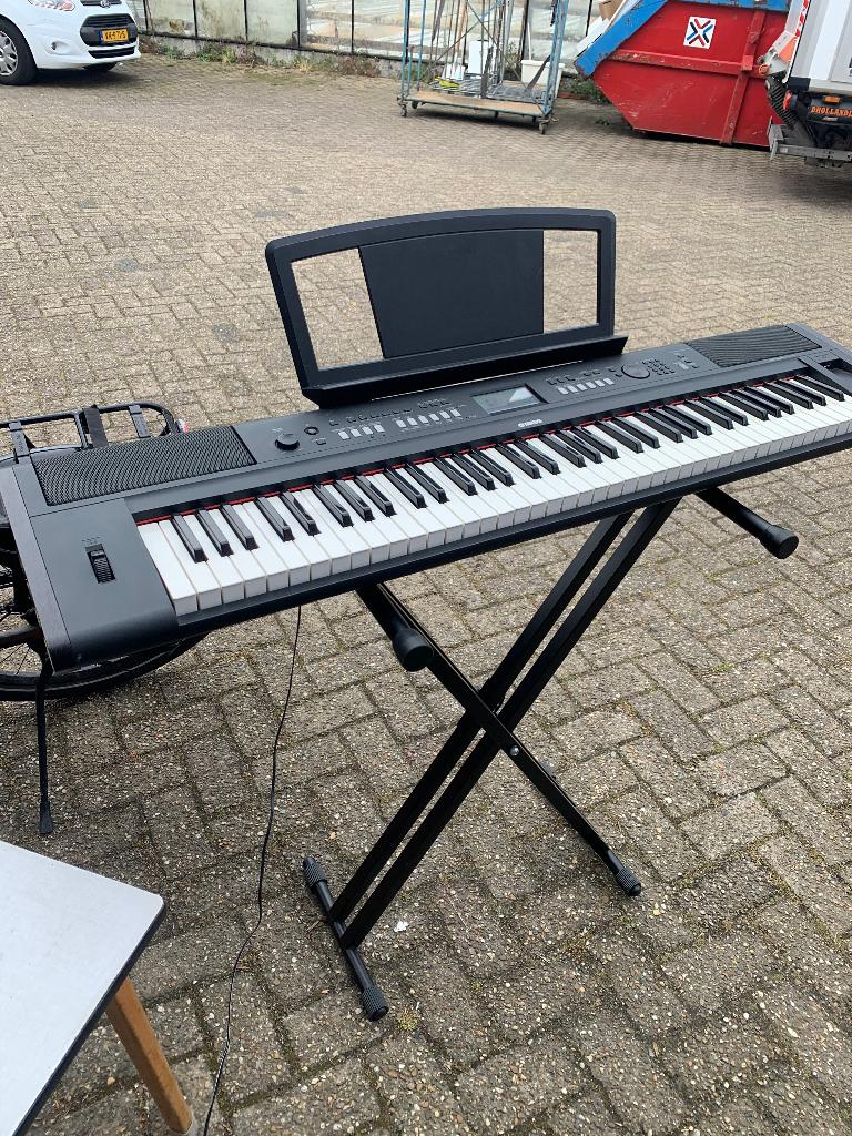 Yamaha piaggero np-v80, Ophalen, Gebruikt, 61 toetsen, Yamaha
