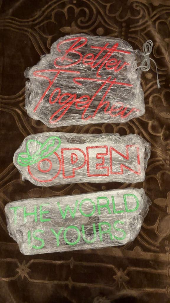 3 Neon lights, Ophalen, Nieuw