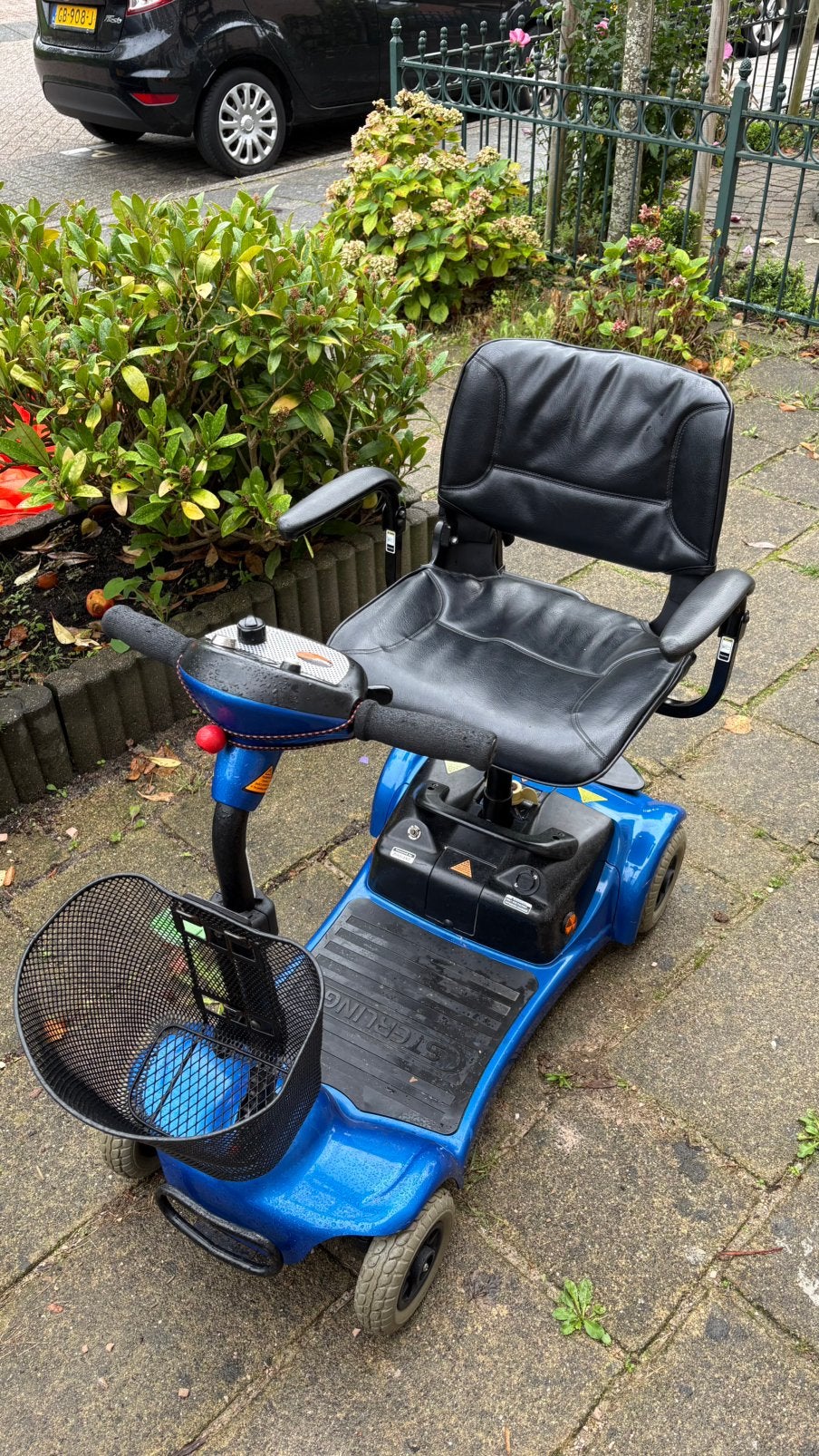 Opvouwbare scootmobiel, Ophalen, Zo goed als nieuw, 15 km of minder, 10 km/u of minder