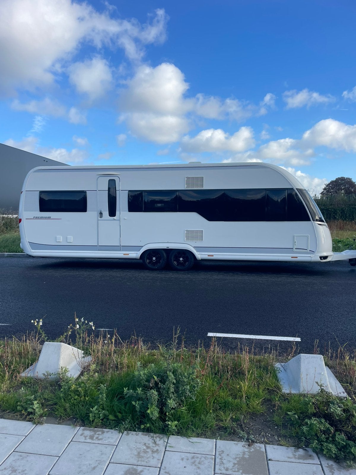 Hobby 650 KMFE Premium 6 pers stapelbedden met voortent 2013, Rondzit, Hobby, Bedrijf, 6 tot 7 meter