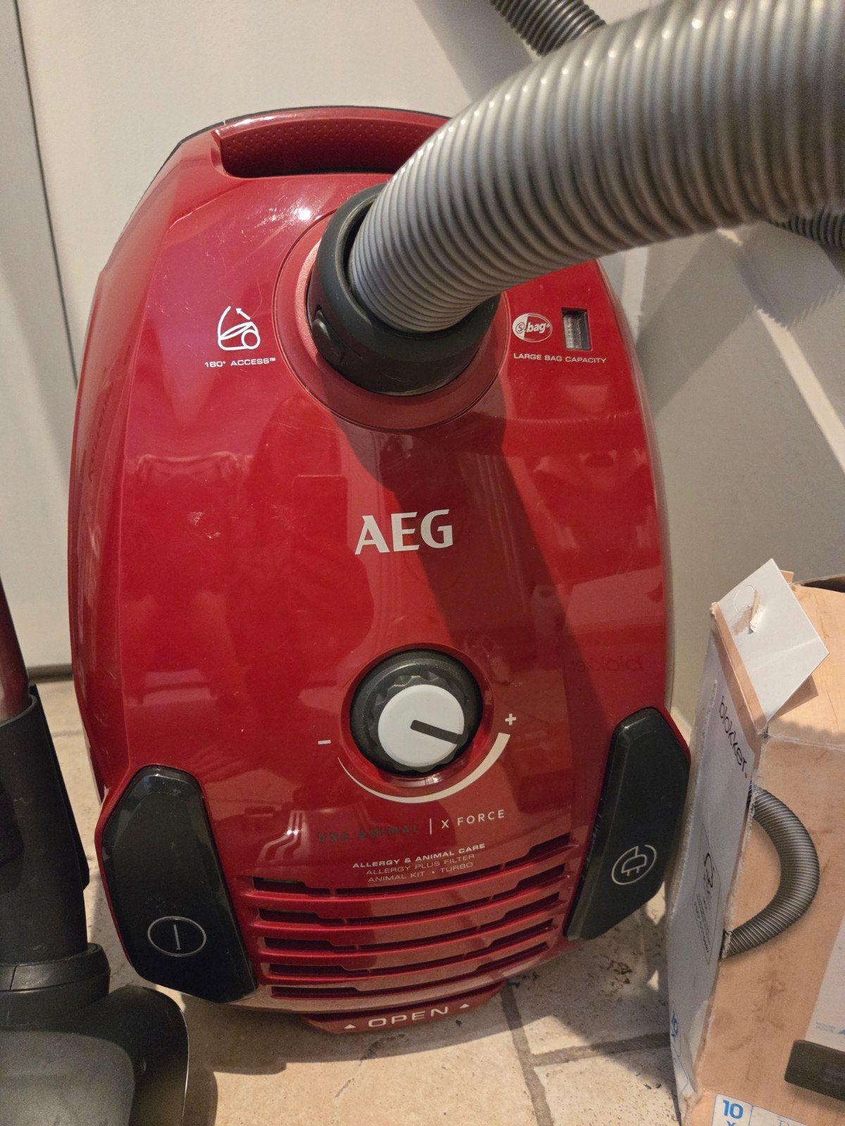 Aeg stofzuiger xforce, Witgoed en Apparatuur, Stofzuigers, Ophalen