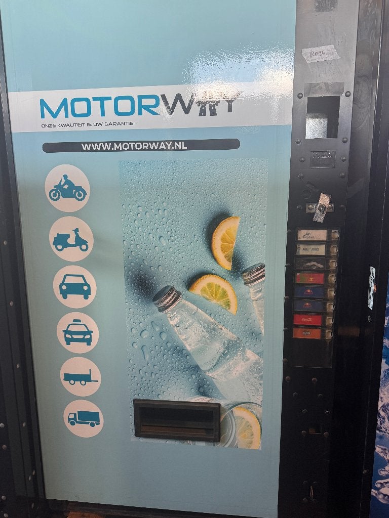 Drankautomaat | outdoor | 8 selecties | opruiming, Verzamelen, Ophalen, Vending Master, Info@vendingmaster.nl, Zo goed als nieuw