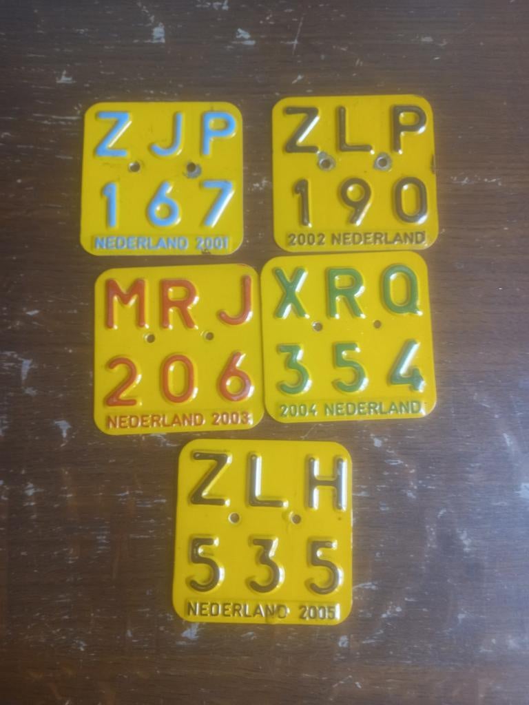 5x Bromfiets Belastingplaatjes 2001-2005 Collectie, Ophalen of Verzenden, Gebruikt