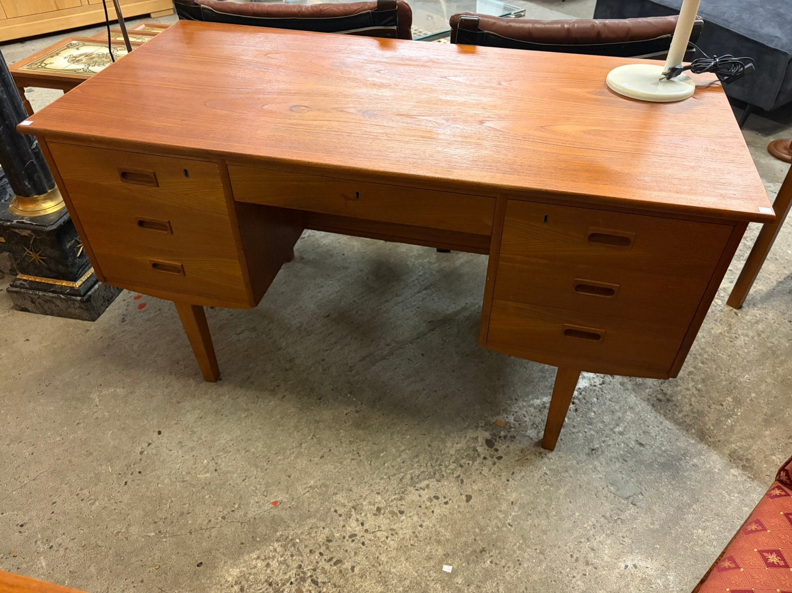 Vintage deense bureau, Ophalen, ., Zo goed als nieuw, .